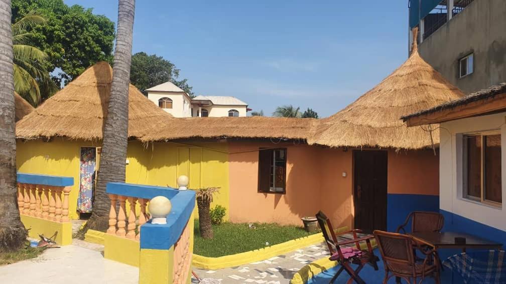 Easy Time Lodge Kololi Exterior foto
